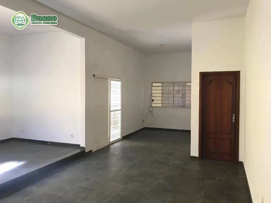 Foto 1 de Casa com 4 Quartos à venda, 280m² em CPA II, Cuiabá