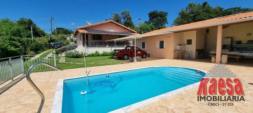 Foto 1 de Fazenda/Sítio com 3 Quartos à venda, 198m² em Jardim Estancia Brasil, Atibaia