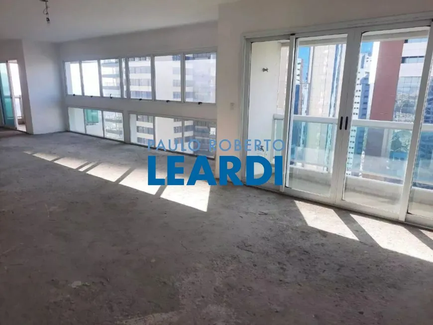 Foto 1 de Apartamento com 4 Quartos à venda, 254m² em Alphaville, Barueri