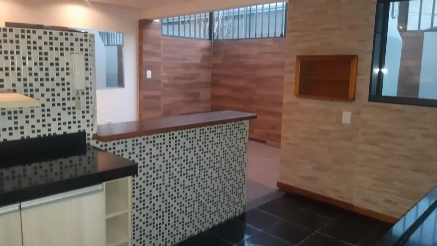 Foto 1 de Sobrado com 3 Quartos à venda, 85m² em Ipanema, Porto Alegre