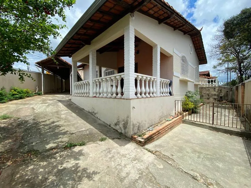 Foto 1 de Casa com 4 Quartos à venda, 138m² em São João Batista, Belo Horizonte