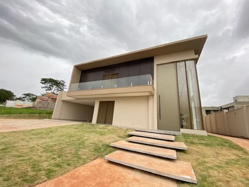 Foto 1 de Casa de Condomínio com 4 Quartos à venda, 351m² em Residencial Goiânia Golfe Clube, Goiânia