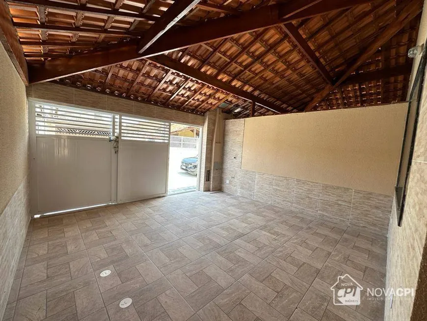 Foto 1 de Casa com 2 Quartos à venda, 115m² em Vila Tupi, Praia Grande