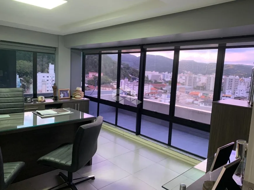 Foto 1 de Sala Comercial à venda, 136m² em Centro, Balneário Camboriú