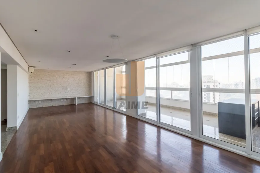 Foto 1 de Apartamento com 3 Quartos à venda, 178m² em Água Branca, São Paulo