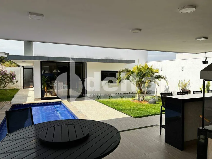 Foto 1 de Casa de Condomínio com 4 Quartos à venda, 200m² em Gávea Sul, Uberlândia