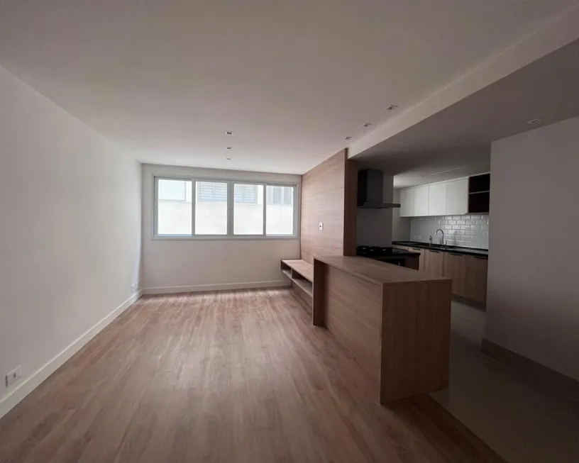 Foto 1 de Apartamento com 2 Quartos para alugar, 70m² em Cerqueira César, São Paulo