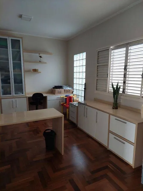 Foto 1 de Sobrado com 3 Quartos à venda, 317m² em Vila Ipojuca, São Paulo