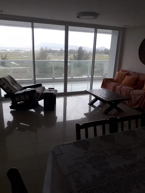 Foto 1 de Apartamento com 4 Quartos à venda, 190m² em Braga, Cabo Frio