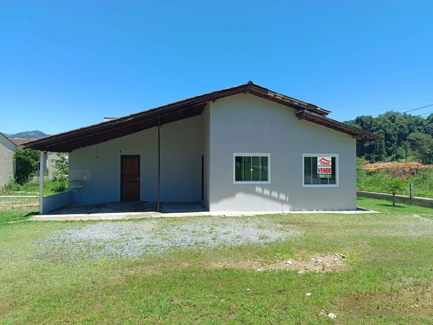 Foto 1 de Casa com 2 Quartos à venda, 70m² em Tifa Martins, Jaraguá do Sul