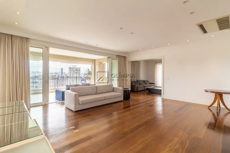 Foto 1 de Apartamento com 3 Quartos à venda, 410m² em Jardim Europa, São Paulo