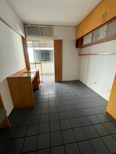 Foto 1 de Apartamento com 4 Quartos à venda, 175m² em Tamarineira, Recife