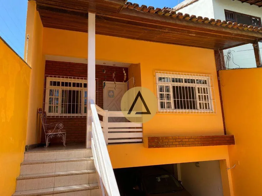 Foto 1 de Casa com 3 Quartos à venda, 216m² em Praia Campista, Macaé