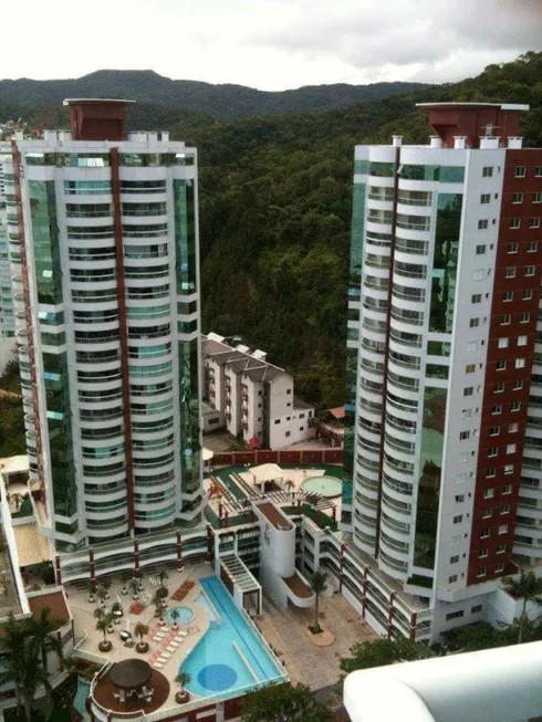 Foto 1 de Apartamento com 3 Quartos para alugar, 115m² em Pioneiros, Balneário Camboriú