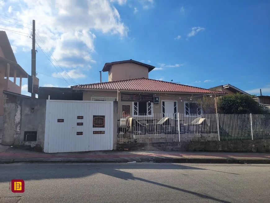 Foto 1 de Casa com 3 Quartos à venda, 161m² em Serraria, São José