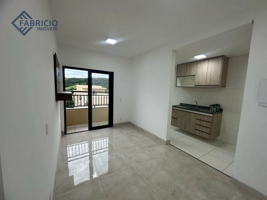 Foto 1 de Apartamento com 2 Quartos para alugar, 52m² em Ortizes, Valinhos