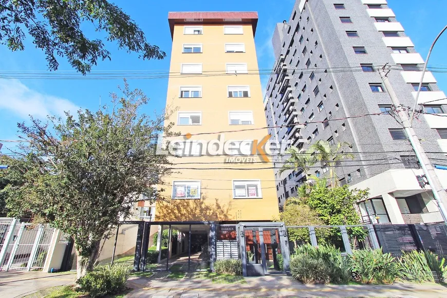 Foto 1 de Apartamento com 2 Quartos à venda, 55m² em Santa Cecília, Porto Alegre