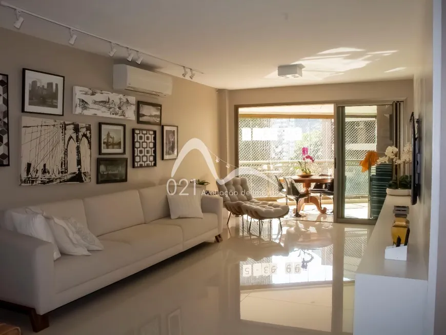 Foto 1 de Apartamento com 4 Quartos à venda, 221m² em Lagoa, Rio de Janeiro