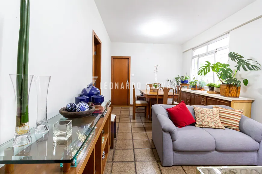 Foto 1 de Apartamento com 4 Quartos à venda, 110m² em Santo Antônio, Belo Horizonte