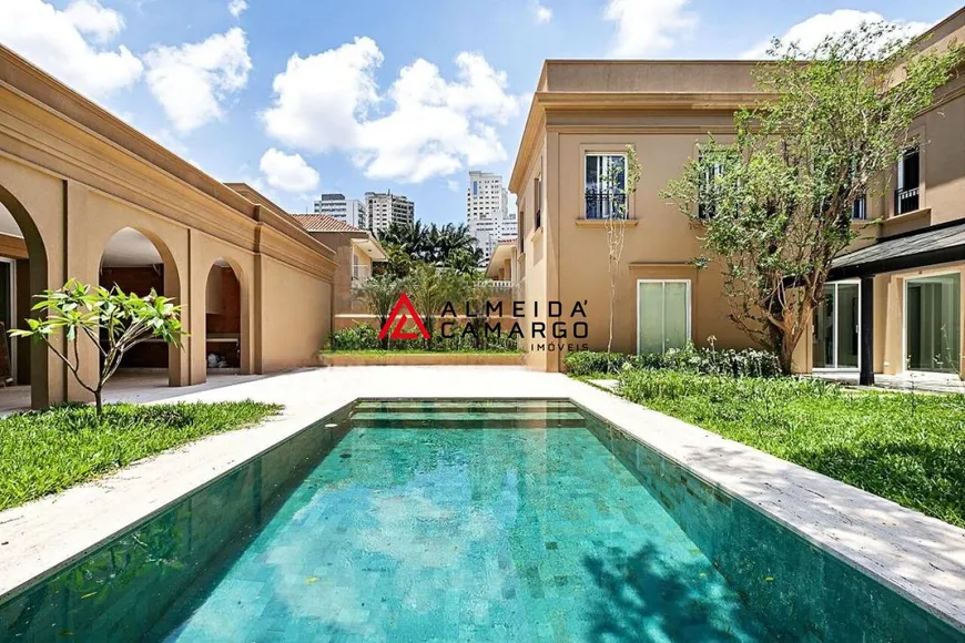 Foto 1 de Casa com 5 Quartos à venda, 1318m² em Jardim América, São Paulo