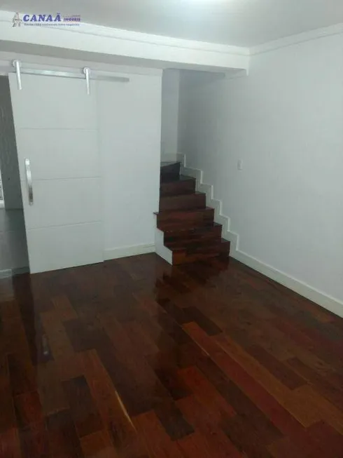 Foto 1 de Sobrado com 2 Quartos à venda, 90m² em Jardim Henriqueta, Taboão da Serra