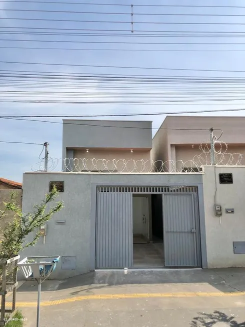 Foto 1 de Casa com 2 Quartos à venda, 100m² em Carolina Parque, Goiânia