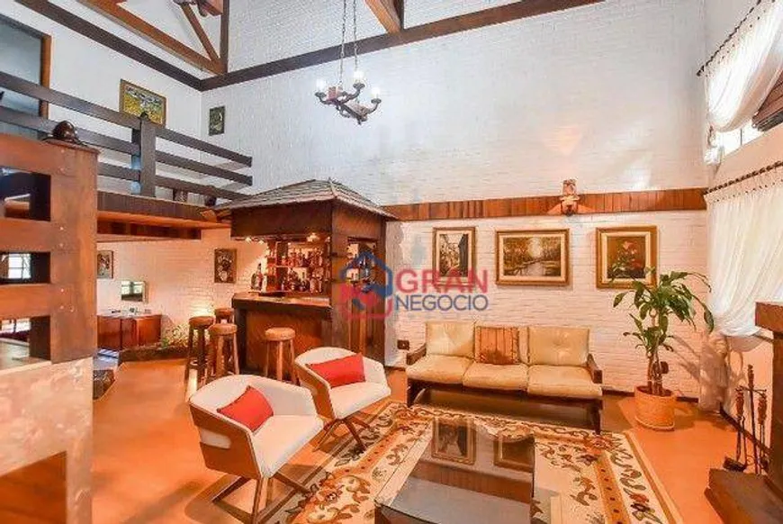 Foto 1 de Casa com 5 Quartos à venda, 386m² em Ahú, Curitiba