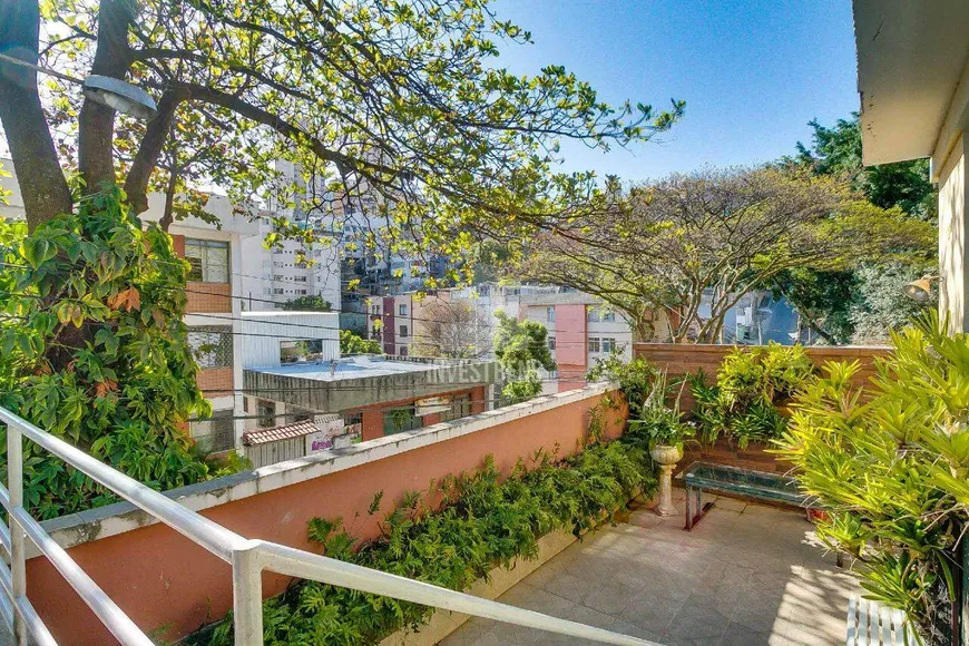 Foto 1 de Casa com 4 Quartos à venda, 300m² em Serra, Belo Horizonte