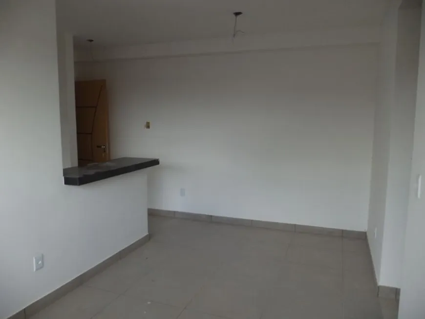 Foto 1 de Apartamento com 2 Quartos à venda, 54m² em Heliópolis, Belo Horizonte
