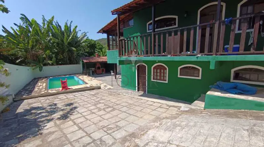 Foto 1 de Casa com 5 Quartos à venda, 200m² em Ogiva, Cabo Frio