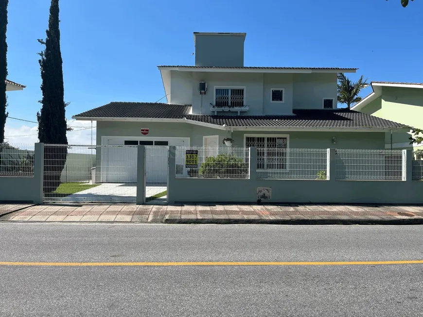 Foto 1 de Casa com 3 Quartos à venda, 227m² em Ponta de Baixo, São José