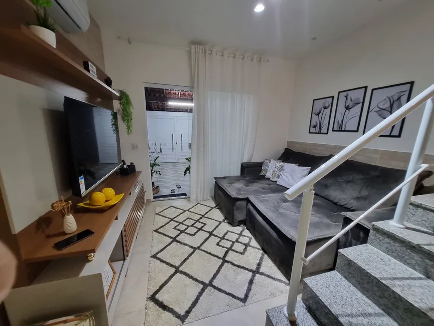 Foto 1 de Casa com 2 Quartos à venda, 74m² em Valverde, Nova Iguaçu