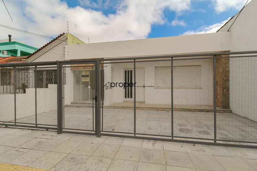 Foto 1 de Casa com 3 Quartos para venda ou aluguel, 180m² em Centro, Pelotas