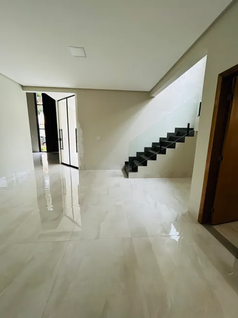 Foto 1 de Casa de Condomínio com 4 Quartos à venda, 282m² em Residencial Granville, Goiânia