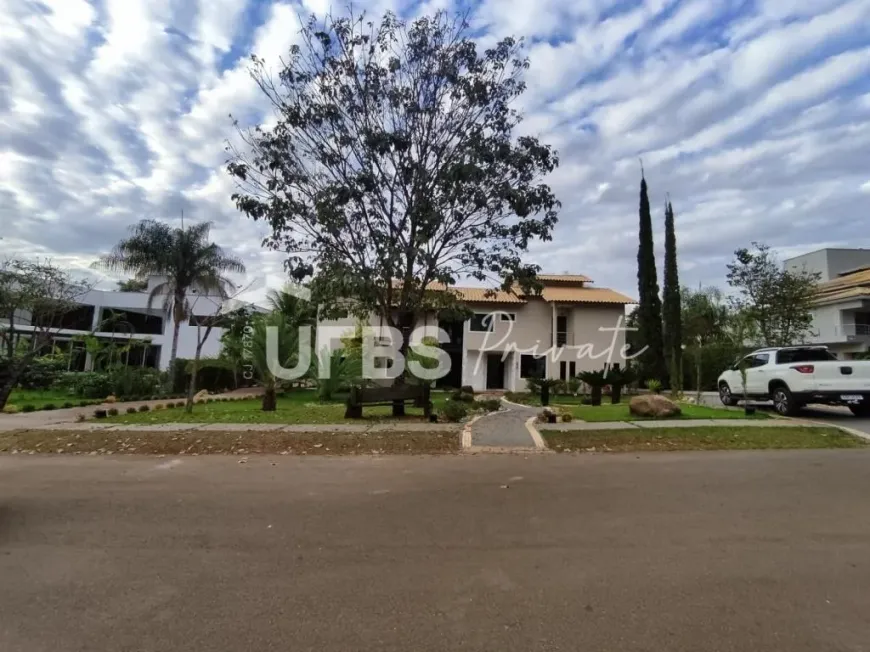 Foto 1 de Sobrado com 4 Quartos à venda, 497m² em Residencial Aldeia do Vale, Goiânia