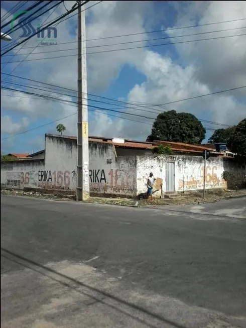 Foto 1 de Imóvel Comercial com 4 Quartos para alugar, 680m² em Sapiranga, Fortaleza