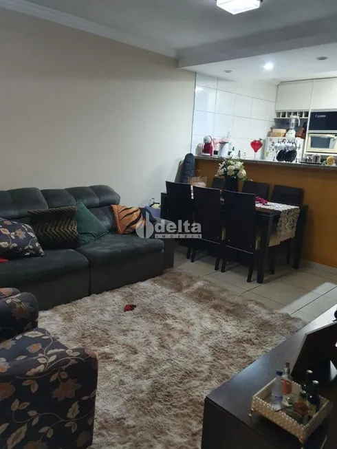 Foto 1 de Casa com 2 Quartos à venda, 81m² em Daniel Fonseca, Uberlândia