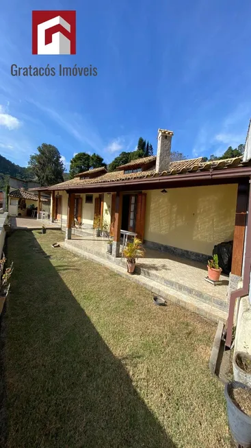 Foto 1 de Casa com 4 Quartos à venda, 110m² em Nogueira, Petrópolis