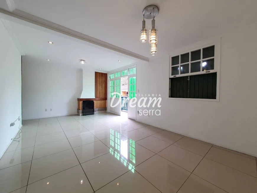 Foto 1 de Apartamento com 3 Quartos à venda, 85m² em Varzea, Teresópolis