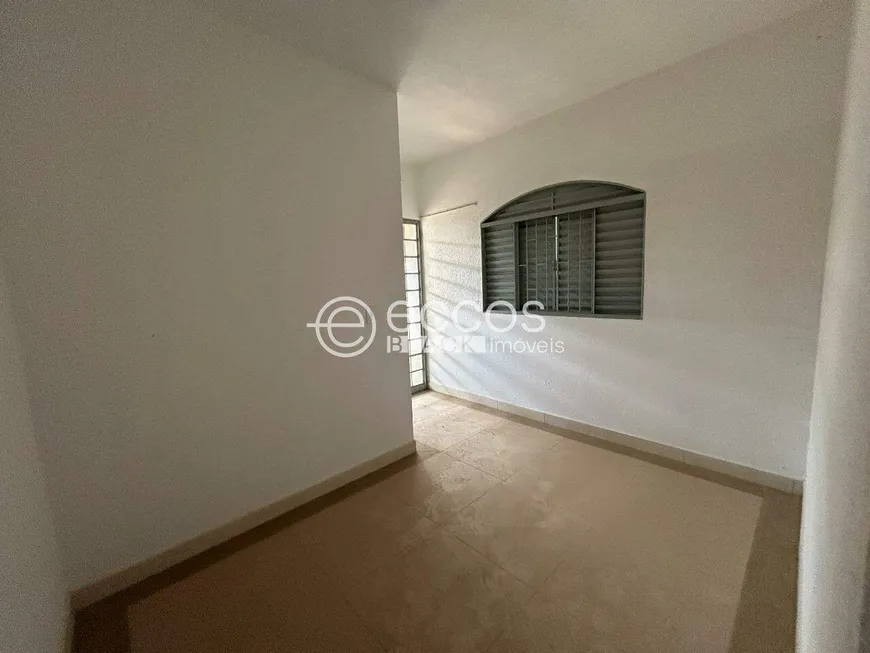 Foto 1 de Casa com 4 Quartos à venda, 218m² em Planalto, Uberlândia