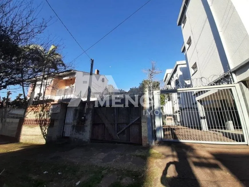 Foto 1 de Lote/Terreno à venda, 348m² em Cristo Redentor, Porto Alegre