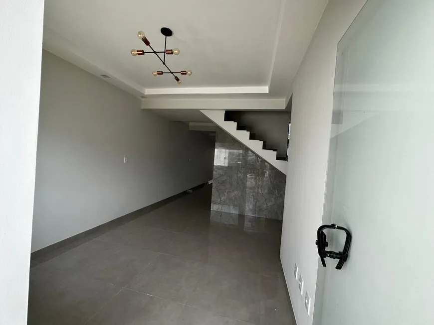 Foto 1 de Sobrado com 3 Quartos à venda, 115m² em Aclimacao, Uberlândia