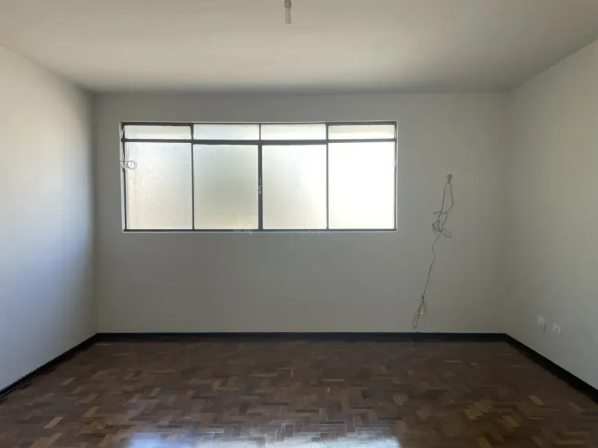 Foto 1 de Apartamento com 3 Quartos para alugar, 120m² em Zona 07, Maringá