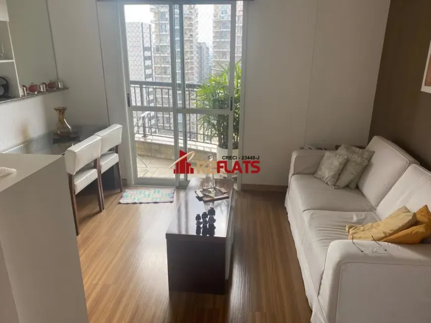 Foto 1 de Flat com 2 Quartos à venda, 70m² em Vila Nova Conceição, São Paulo