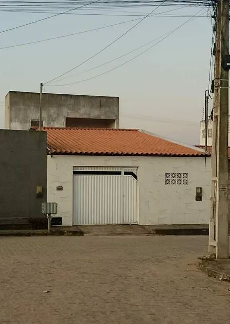 Foto 1 de Casa com 2 Quartos à venda, 59m² em Tomba, Feira de Santana