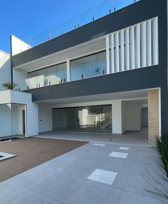 Foto 1 de Casa com 4 Quartos à venda, 350m² em Recreio Dos Bandeirantes, Rio de Janeiro