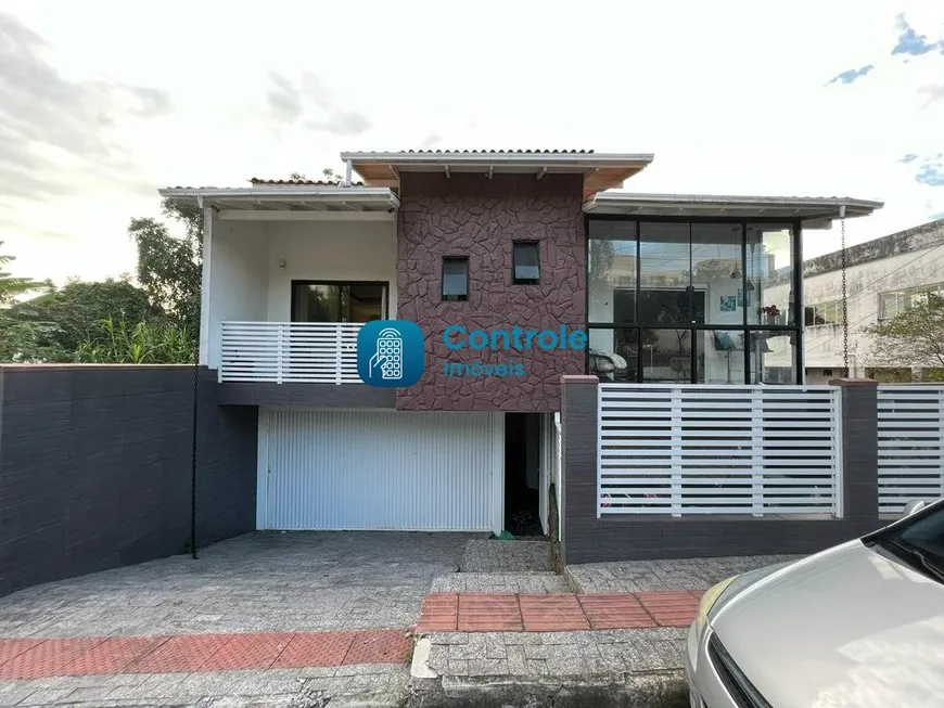 Foto 1 de Casa com 3 Quartos à venda, 279m² em Serraria, São José