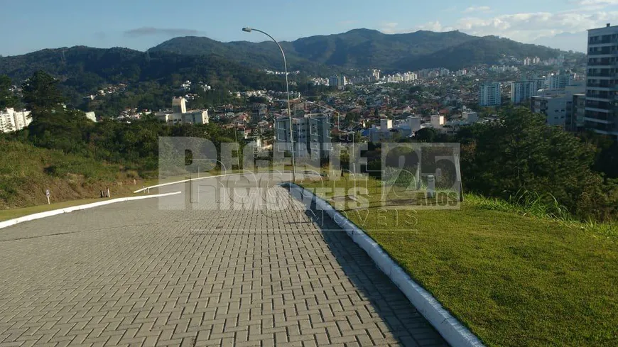 Foto 1 de Lote/Terreno à venda, 450m² em Itacorubi, Florianópolis