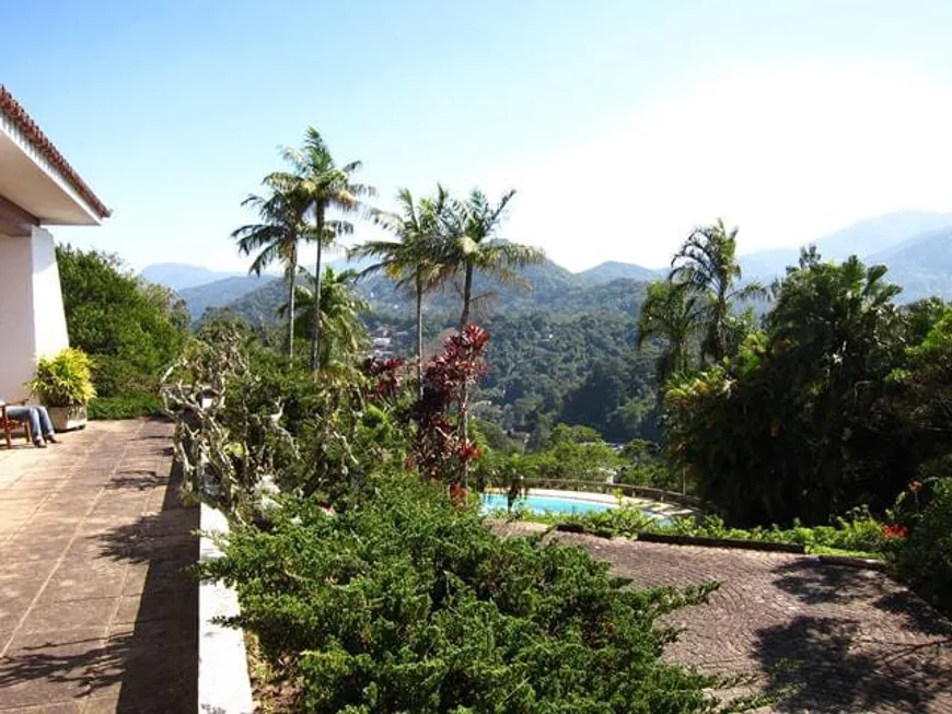 Foto 1 de Casa com 5 Quartos à venda, 870m² em Valparaiso, Petrópolis