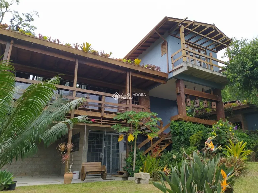 Foto 1 de Casa com 3 Quartos à venda, 600m² em Praia da Ferrugem, Garopaba
